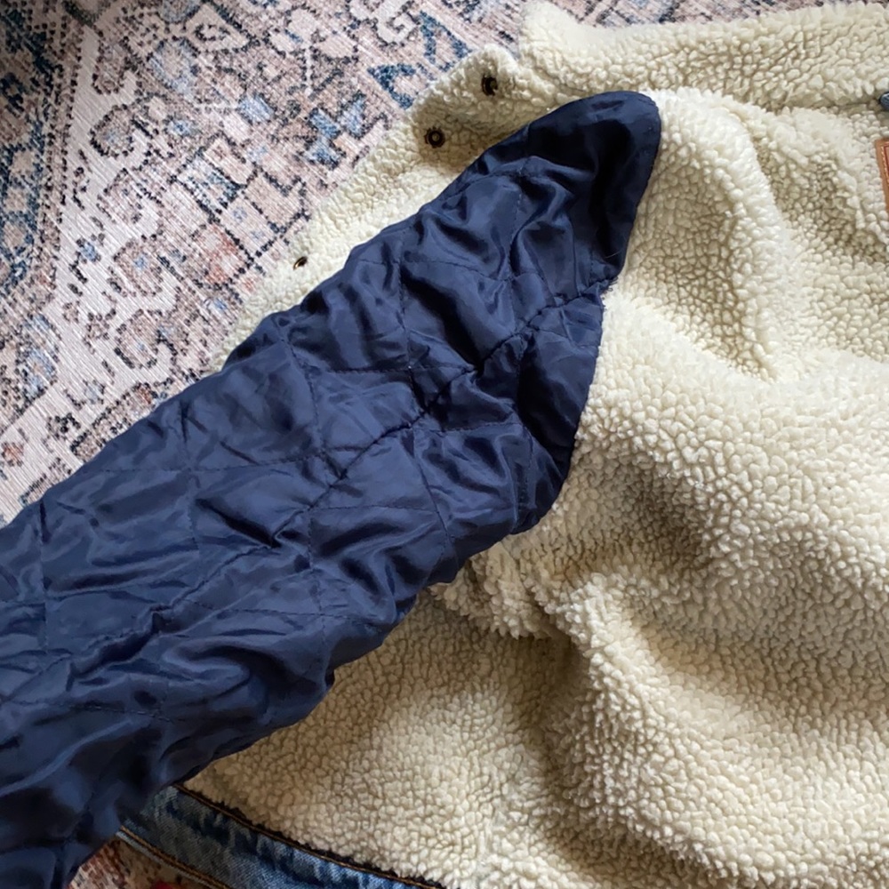 Levi's Light Blue Denim Sherpa Jacket with Cream Collar - Picture 4 of 8